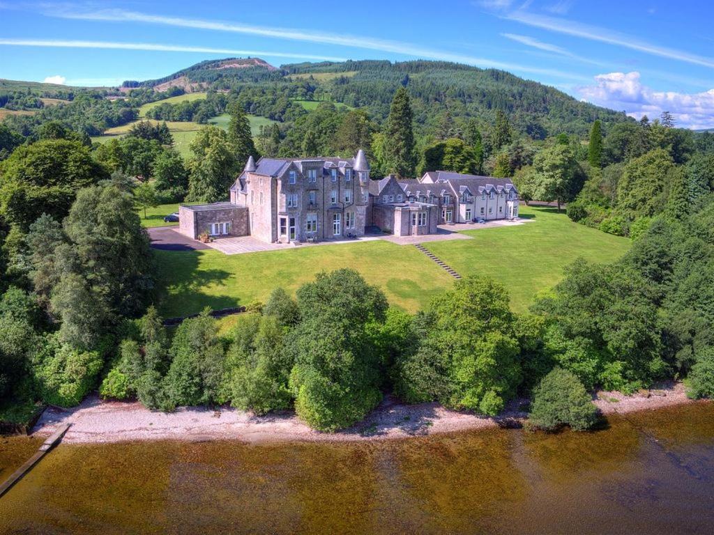 Benoch Lomond Castle Apartment Alexandria Exterior photo